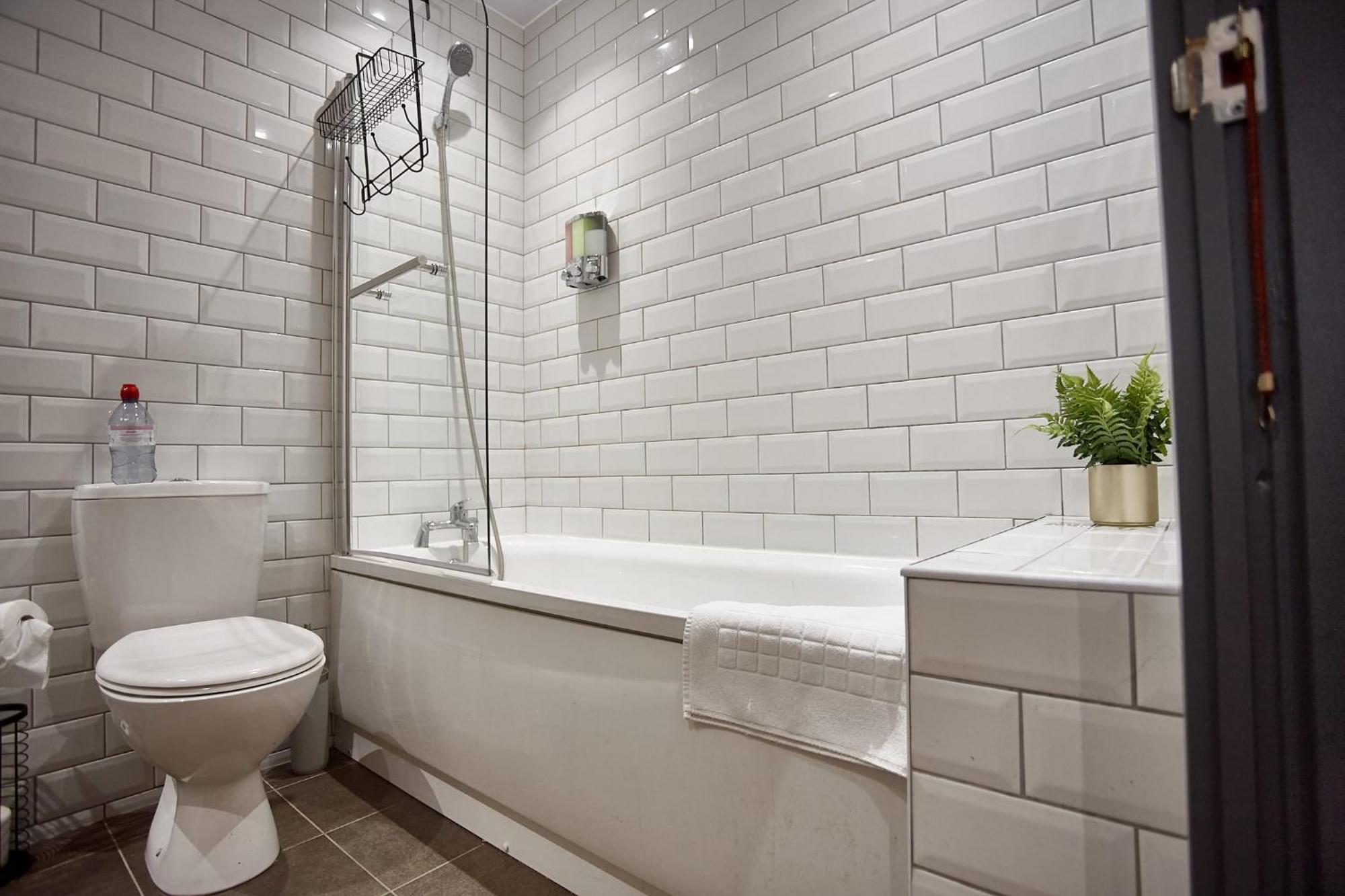 The Ruby Suite Manchester Extérieur photo