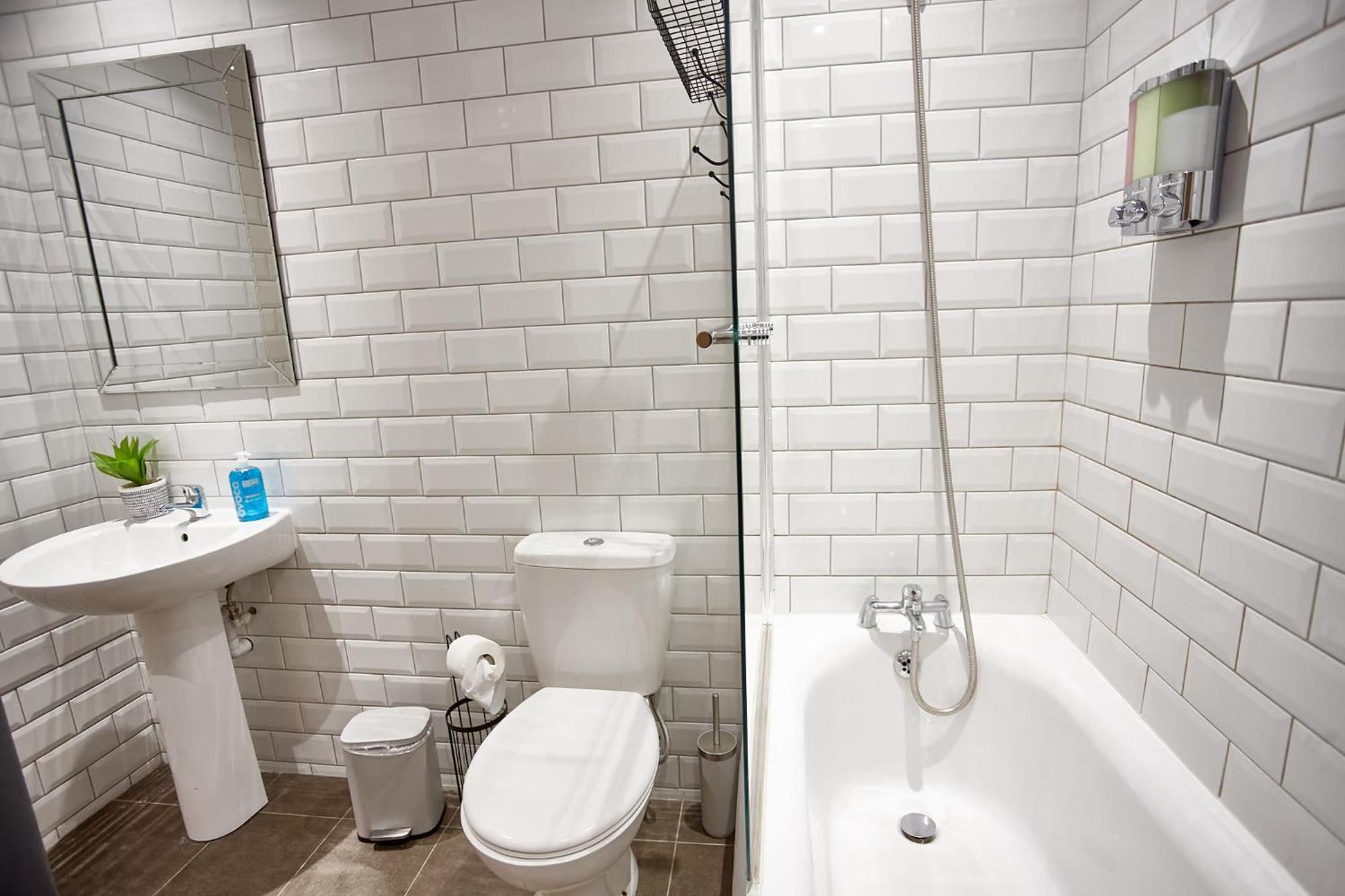 The Ruby Suite Manchester Extérieur photo